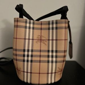 Burberry purse